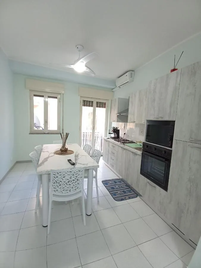Ludovica'S House Apartman Giardini Naxos
